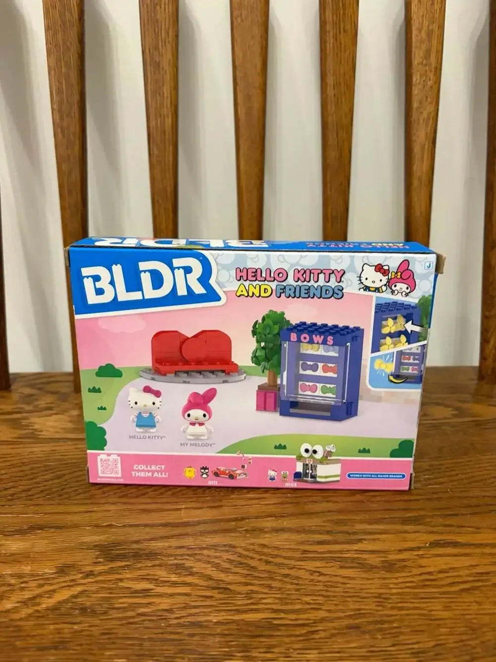 BLDR Hello Kitty and Friends Bow Vending Machine Building Set 0112
